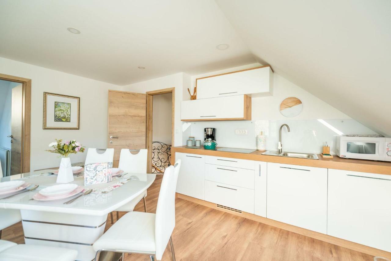 Apartmaji Urska Laško Esterno foto