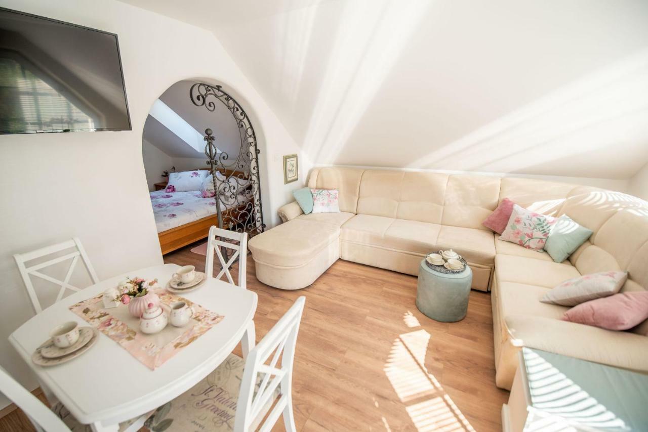 Apartmaji Urska Laško Esterno foto