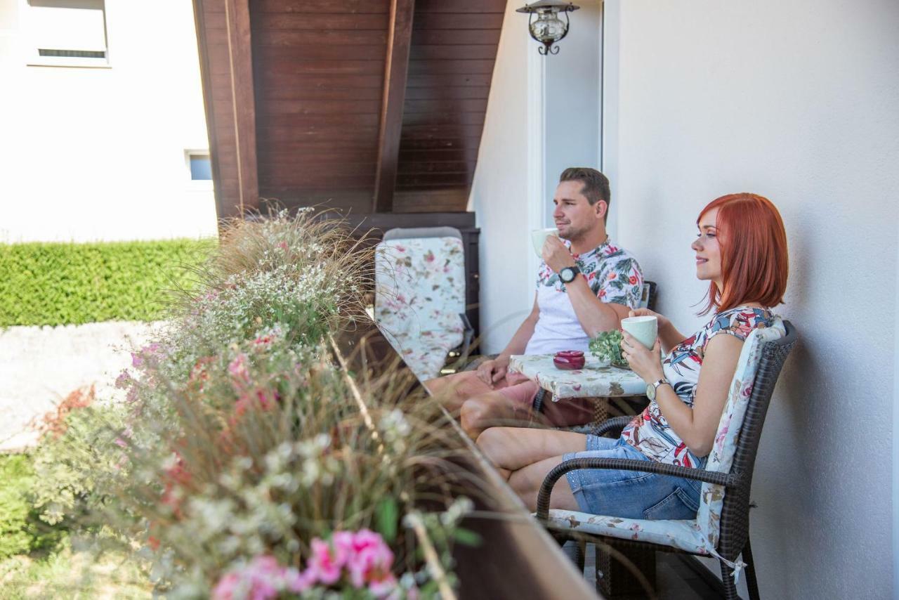Apartmaji Urska Laško Esterno foto